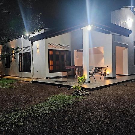 Sunset Villa Negombo Exterior foto
