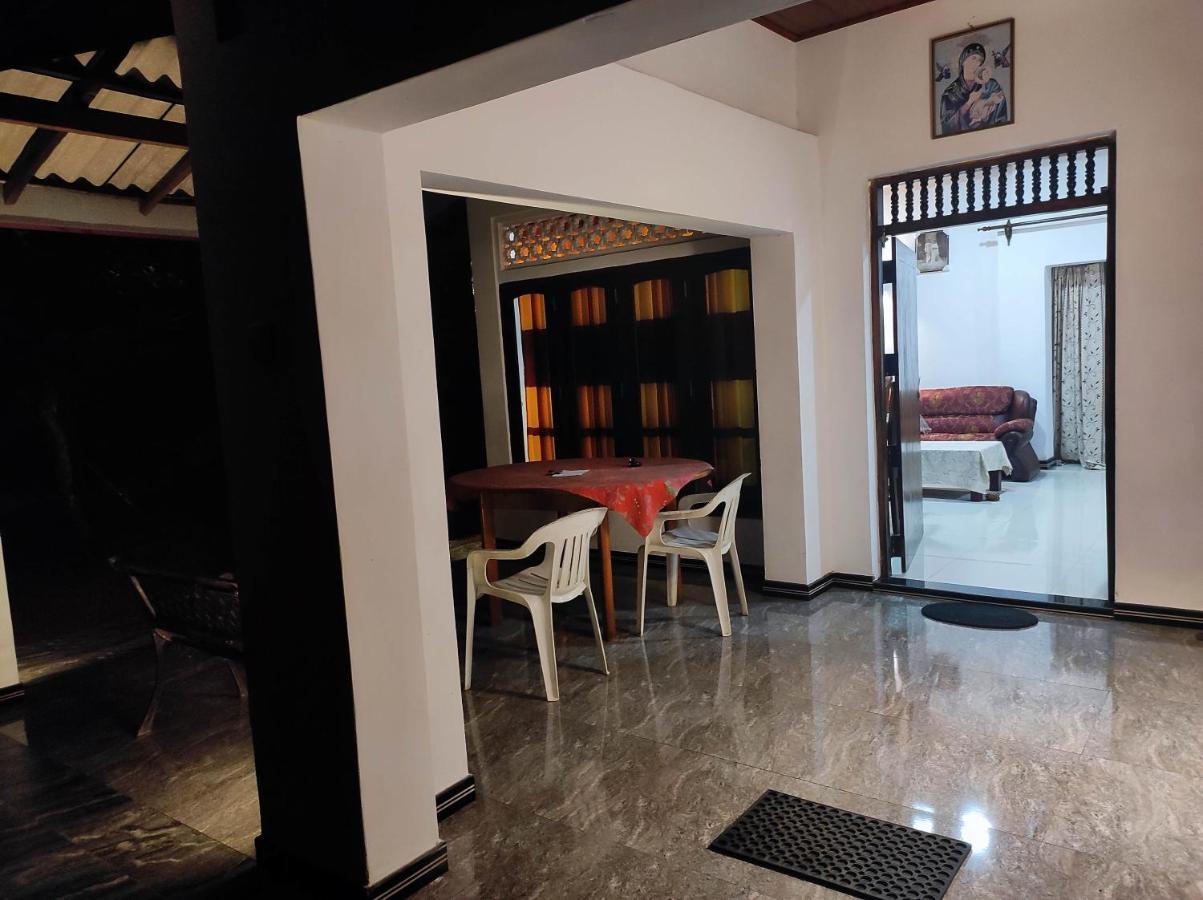 Sunset Villa Negombo Exterior foto